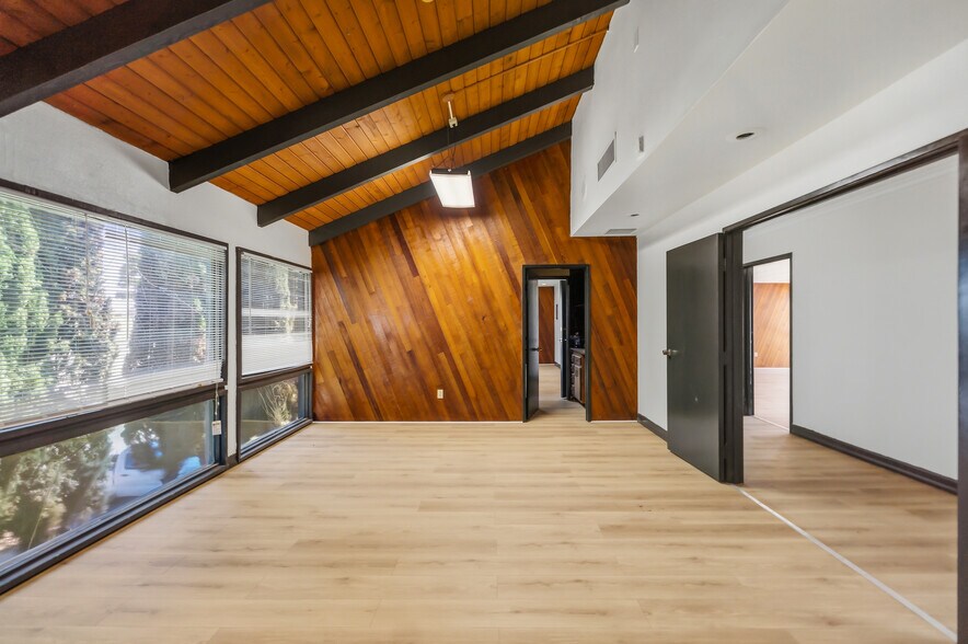 More Photos Of 5375 Industrial Dr, Huntington Beach Light Distribution For Sale