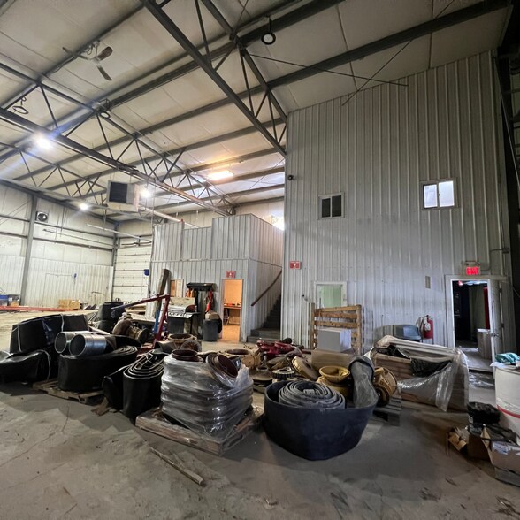 More Photos Of 4418 51 Av, Redwater Warehouse For Sale