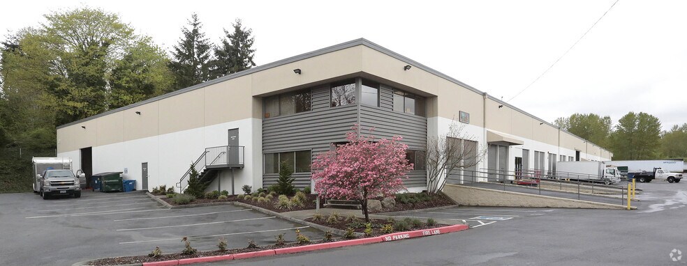 More Photos Of 19111 Des Moines Memorial Dr, Seatac Warehouse For Lease
