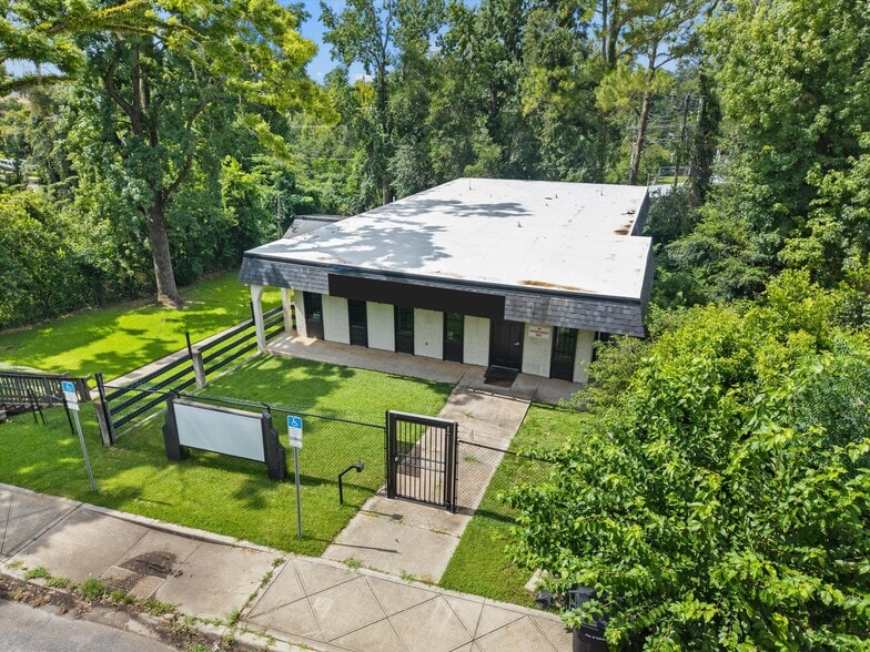 More Photos Of 1355 E Lafayette St, Tallahassee Veterinarian Kennel For Sale
