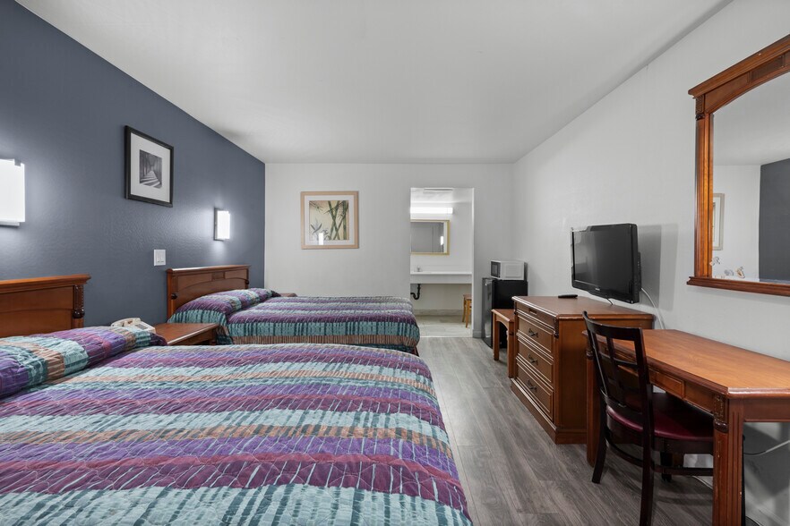 More Photos Of 4021 N 27th Ave, Phoenix Hotel For Sale