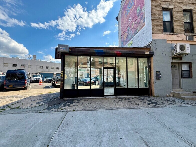 More Photos Of 454 S 5th St, Brooklyn Auto Dealership For Lease