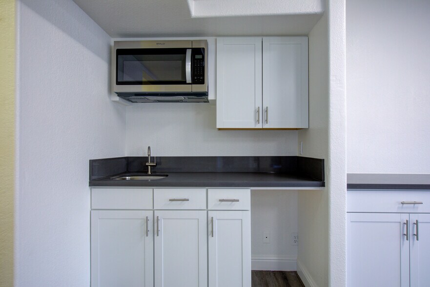 More Photos Of 1518 Coffee Rd, Modesto Medical For Lease