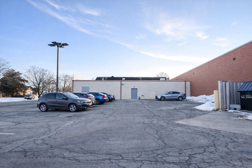 More Photos Of 573-583 S Yearling Rd, Whitehall Unknown For Lease