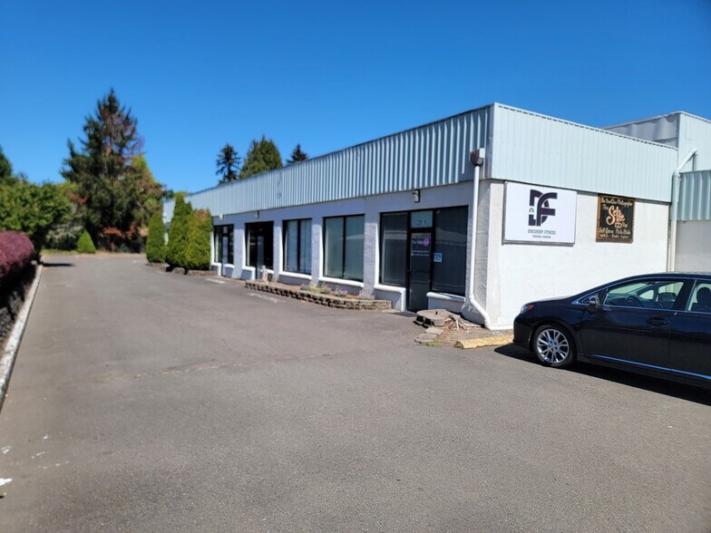Primary Photo Of 2025-2061 State St, Salem Warehouse For Lease
