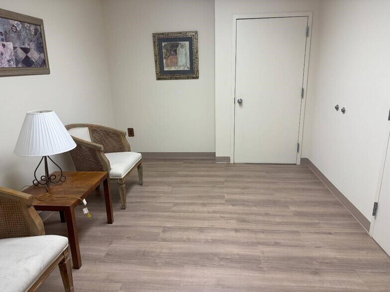 More Photos Of 6400 Seven Corners Pl, Falls Church Office For Sale