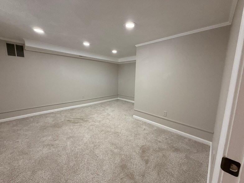 More Photos Of 2797 Post Rd, Warwick Office For Sale