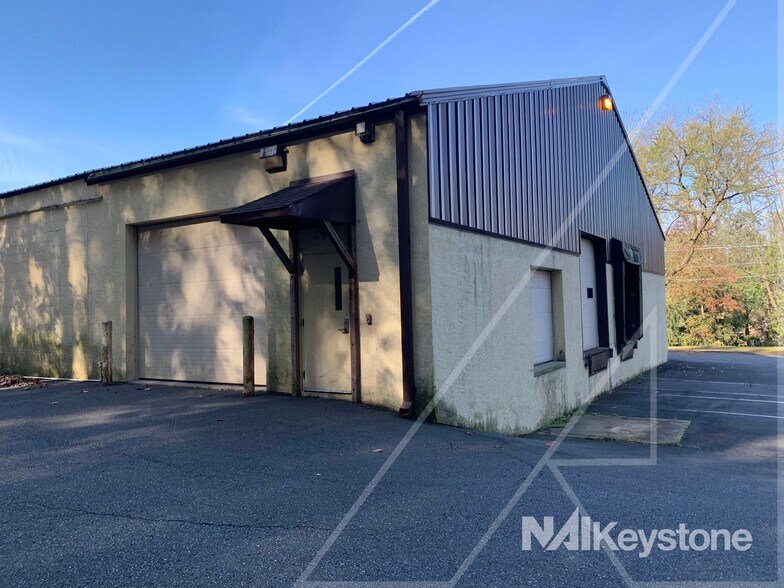 More Photos Of 448 Imperial Dr, Mohnton Warehouse For Sale