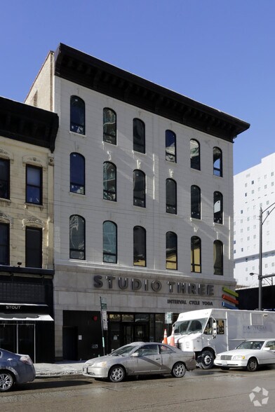 More Photos Of 646-648 N Clark St, Chicago Office For Lease