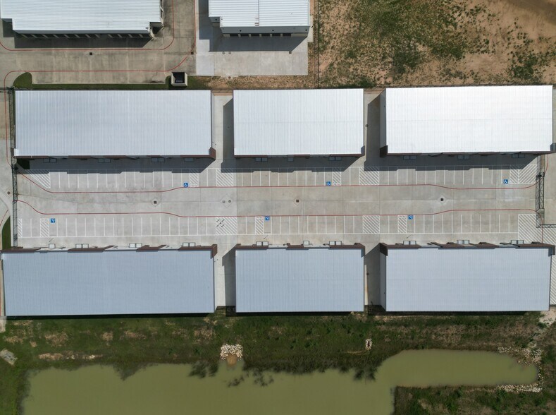 More Photos Of 8028 Dowdell Rd, Tomball Unknown For Lease