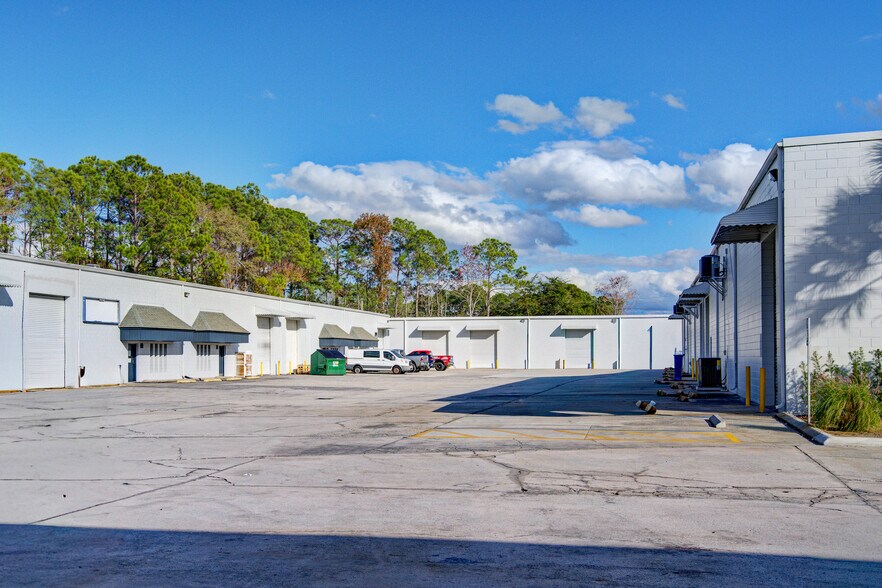 More Photos Of 4949 Sunbeam Rd, Jacksonville Unknown For Lease