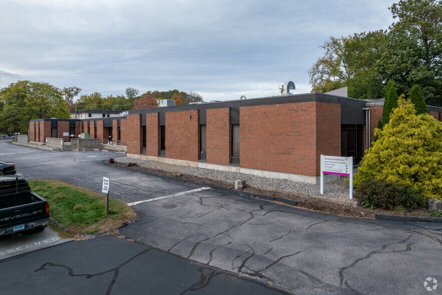 Primary Photo Of 1 Towne Park Plz, Norwich Medical For Lease