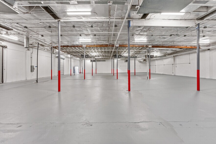 More Photos Of 3535 N Anza Rd, Palm Springs Warehouse For Lease