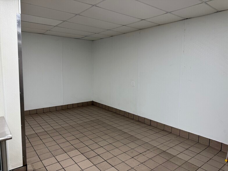 More Photos Of 1901-1905 Pacific Coast Hwy, Lomita Restaurant For Lease