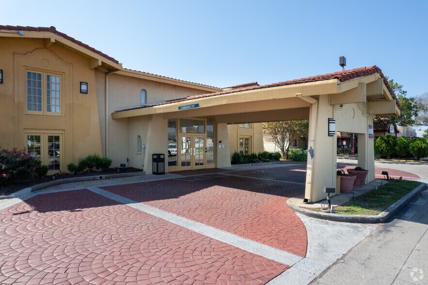 More Photos Of 1603 E Oltorf Blvd, Austin Hotel For Sale