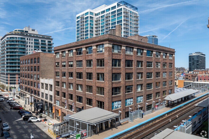 More Photos Of 730 N Franklin St, Chicago Loft Creative Space For Lease