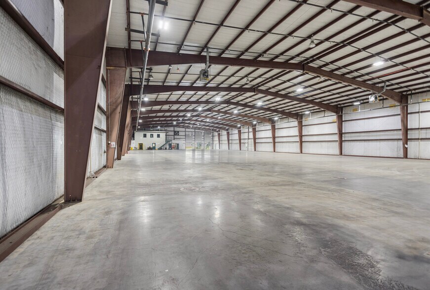 More Photos Of 2307 E Erwin St, Tyler Manufacturing For Lease