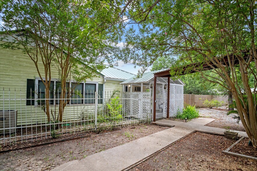 More Photos Of 2508 US-69, Lufkin Lodge Meeting Hall For Sale