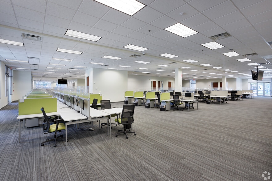 More Photos Of 30 S Keller Rd, Orlando Flex For Lease