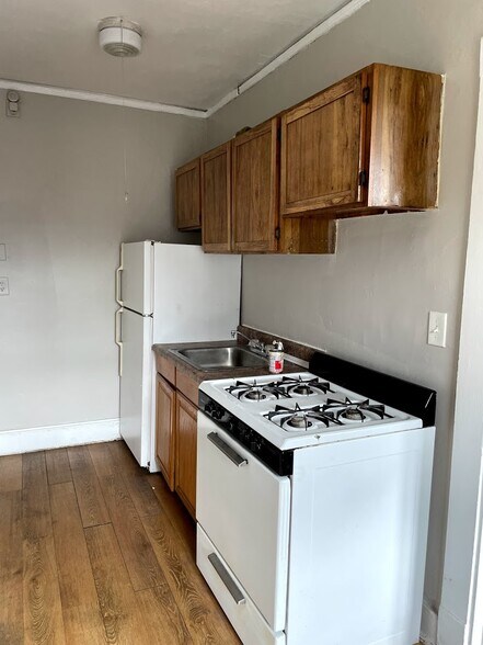 More Photos Of 174 Willow St, Waterbury Apartments For Sale