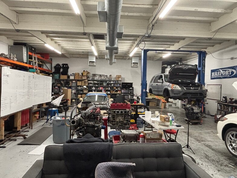 More Photos Of 2853-2855 S 44th St, Phoenix Warehouse For Lease