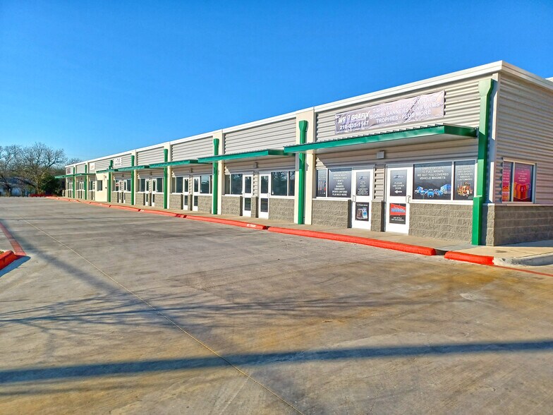 More Photos Of 1419 Commercial Ave, San Antonio Self Storage For Lease