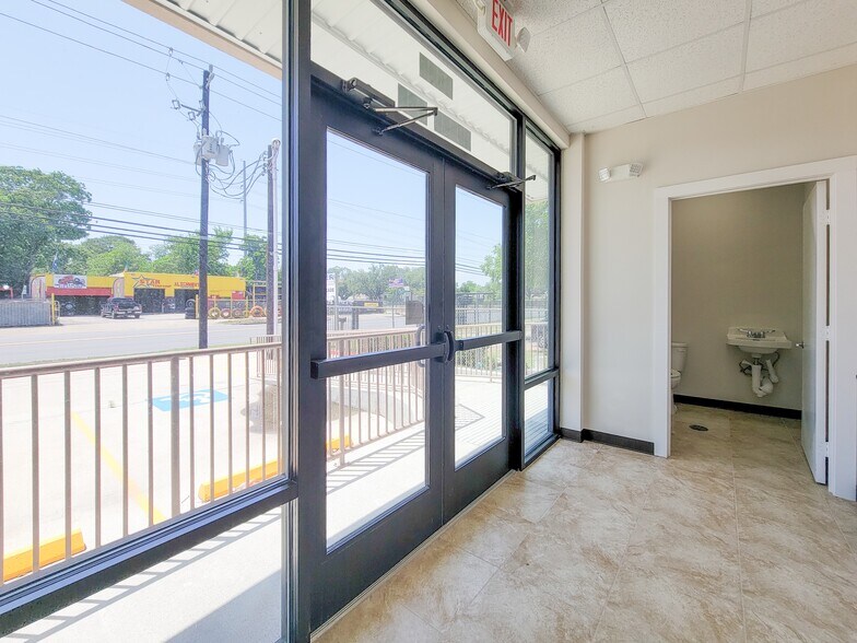 More Photos Of 1615 1st St, Rosenberg Medical For Sale