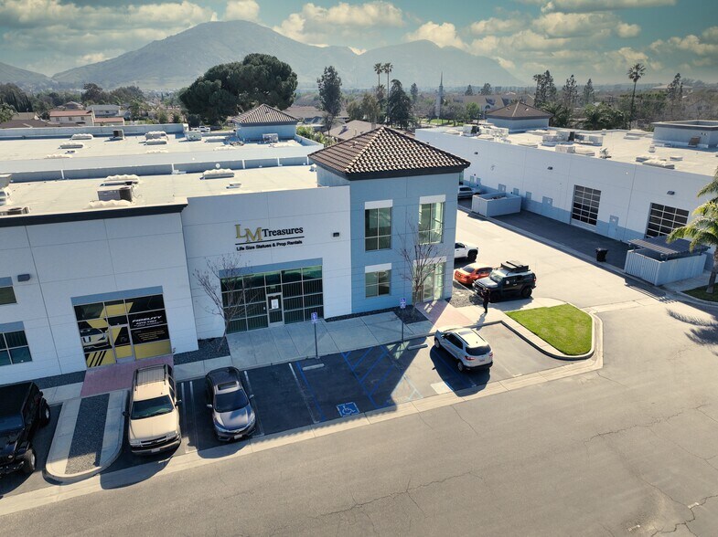 More Photos Of 10557 Juniper Ave, Fontana Warehouse For Lease