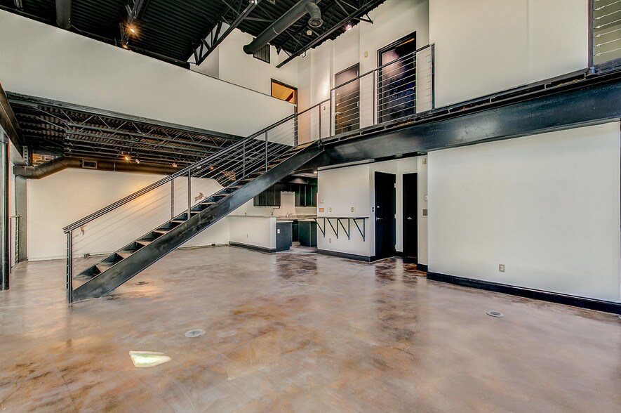 More Photos Of 1801 Laws St, Dallas Office Residential For Lease