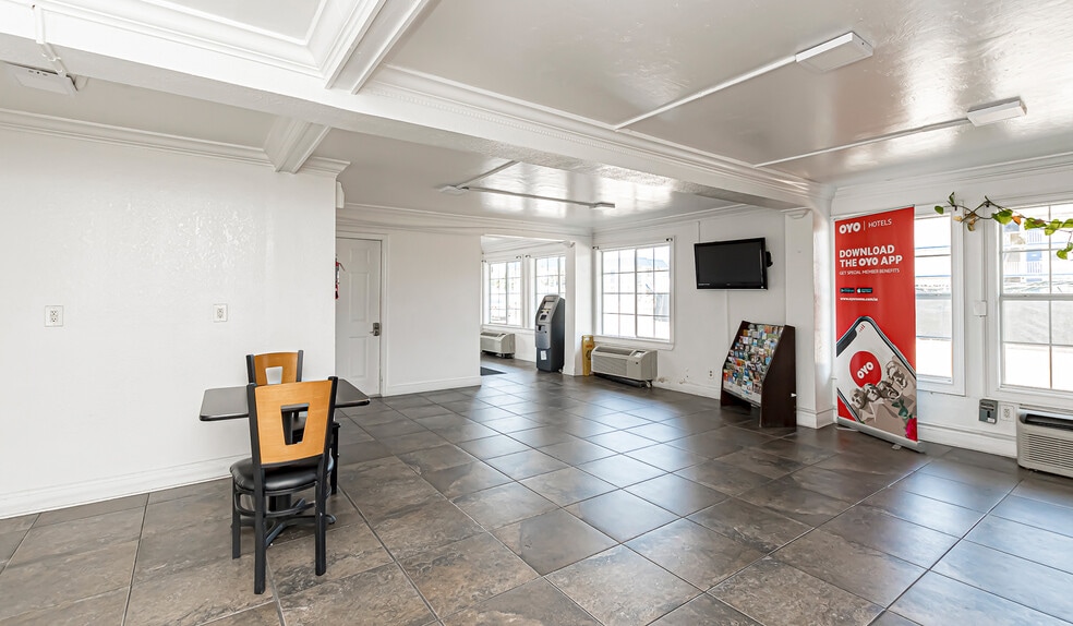 More Photos Of 9999 Gwenadele Ave, Baton Rouge Hotel For Sale