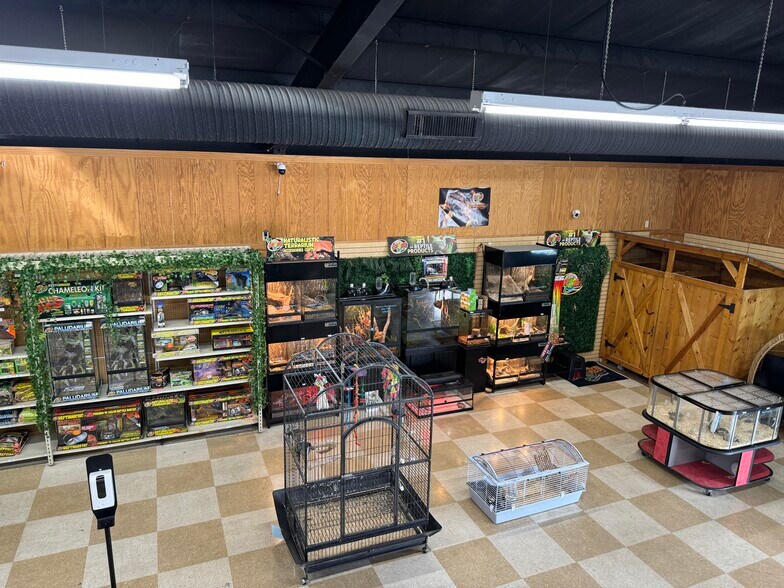 More Photos Of 1708 E Broad Ave, Rockingham Freestanding For Lease