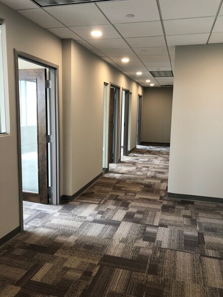 More Photos Of 755 Commerce Dr, Decatur Medical For Lease