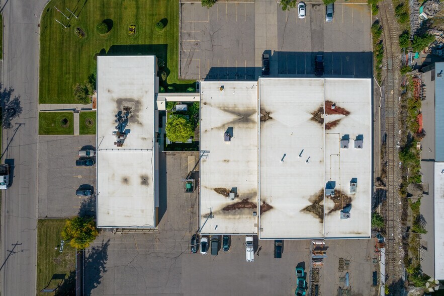 More Photos Of 905 34th Ave SE, Calgary Warehouse For Lease