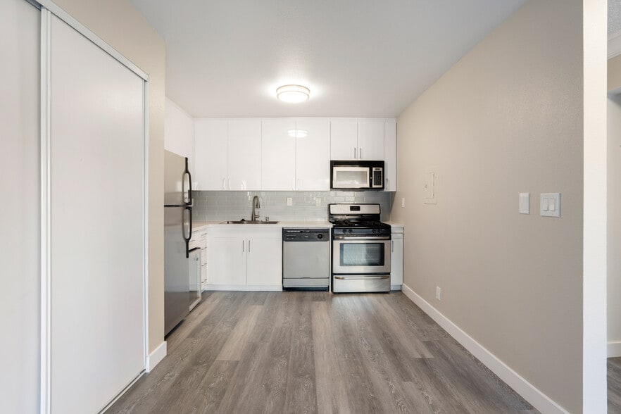 More Photos Of 8560 W Olympic Blvd, Los Angeles Apartments For Sale