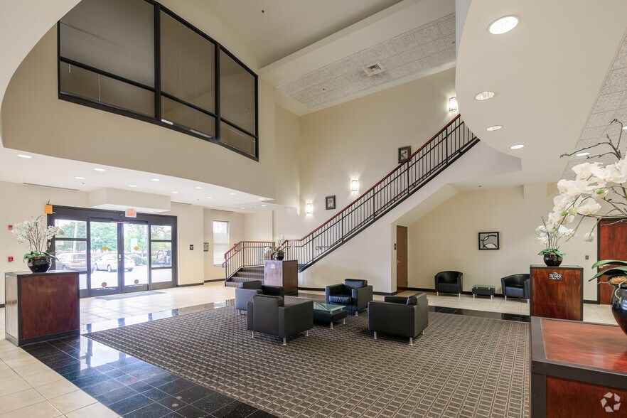 More Photos Of 34 Upper Riverdale Rd, Riverdale Medical For Lease