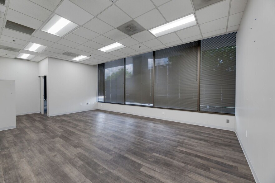 More Photos Of 312 Marshall Ave, Laurel Office For Lease