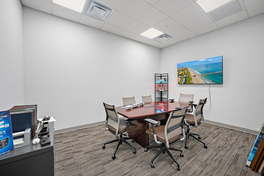 More Photos Of 3126 Jupiter Park Dr, Jupiter Warehouse For Lease