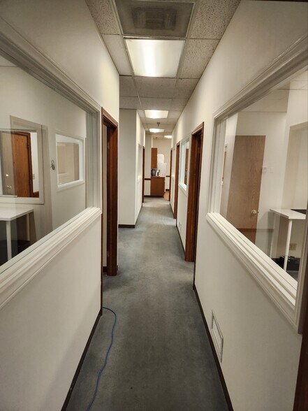 More Photos Of 178 S Victory Blvd, Burbank Office For Lease