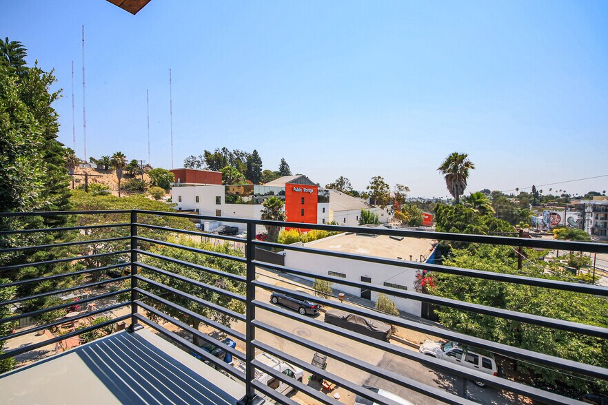 More Photos Of 2129 Aaron St, Los Angeles Apartments For Sale