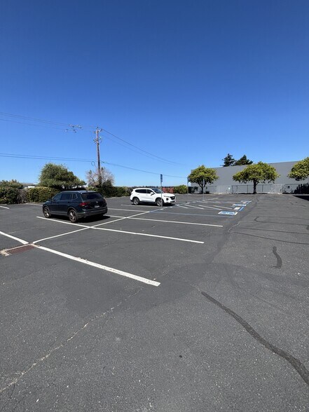 More Photos Of 8393 Capwell Dr, Oakland Office For Lease