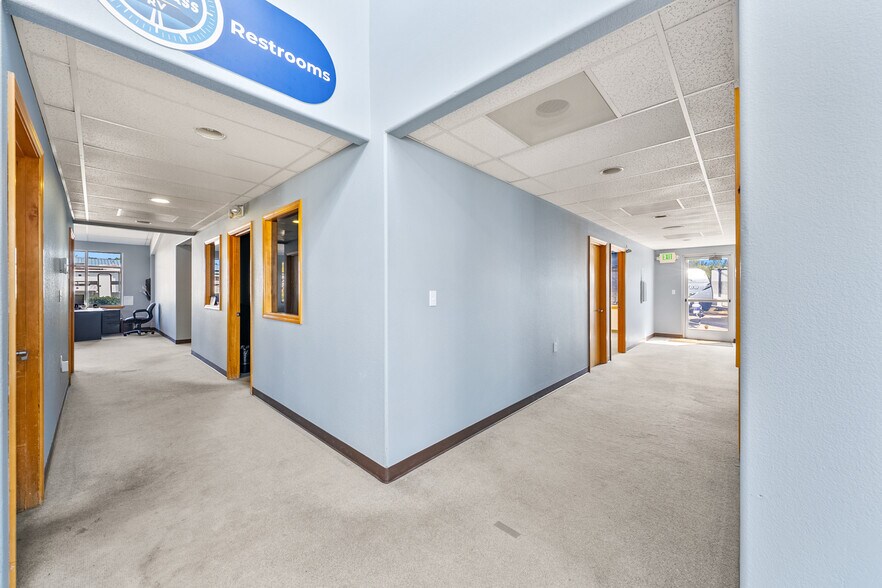 More Photos Of 3976 Crater Lake Ave, Medford Auto Dealership For Lease