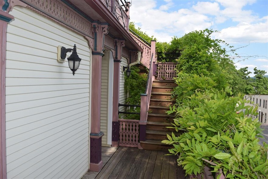 More Photos Of 138 1st St, Baraboo Office For Sale