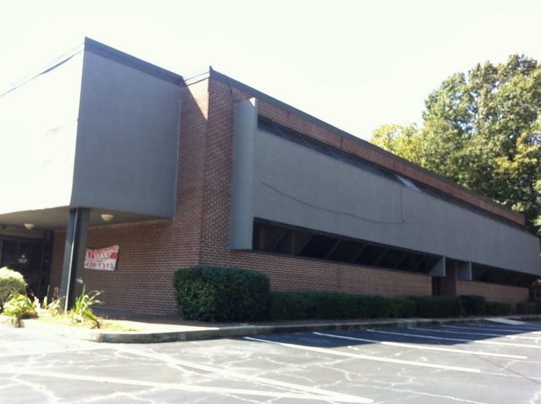 More Photos Of 2981 Church St, East Point Medical For Sale