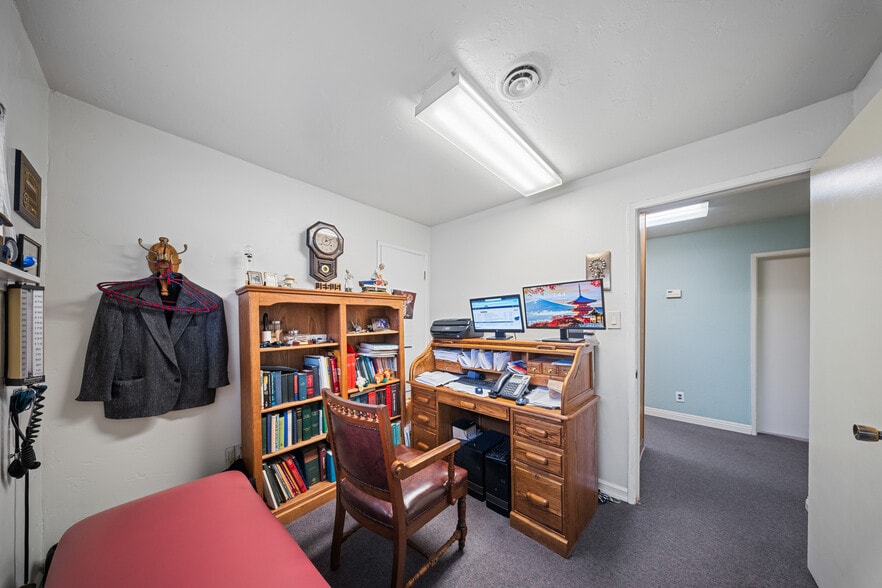 More Photos Of 800 Douglas Blvd, Roseville Medical For Sale