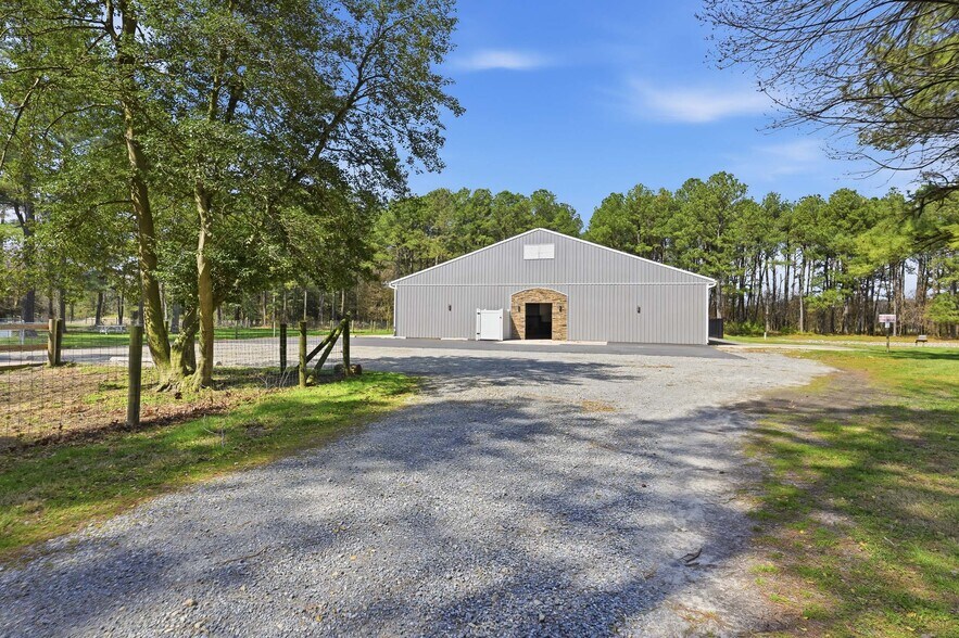 More Photos Of 89 Hunting Quarter Rd, Greenwood Trailer Camper Park For Sale