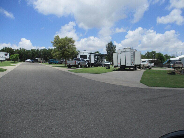 More Photos Of 1038 Airport Rd, Weatherford Manufactured Housing Mobile Home Park For Sale