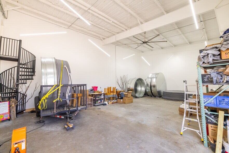 More Photos Of 3915 McKinney St, Houston Light Distribution For Lease