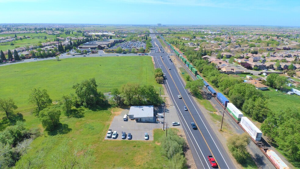 More Photos Of 89 Lincoln Blvd, Lincoln Medical For Sale