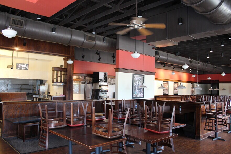 More Photos Of 108 Market St, Flowood Restaurant For Lease