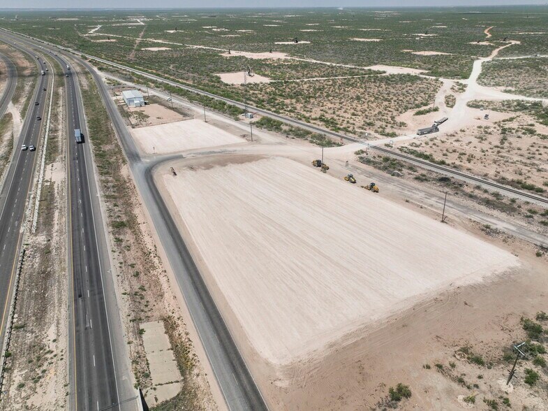 More Photos Of 850 W I-20, Penwell Warehouse For Lease